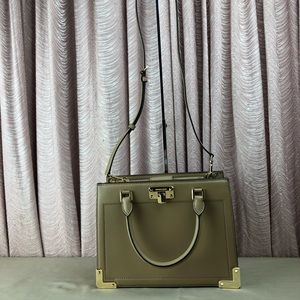 MICHAEL KORS KINSLEY ACCORDION  LEATHER SATCHEL